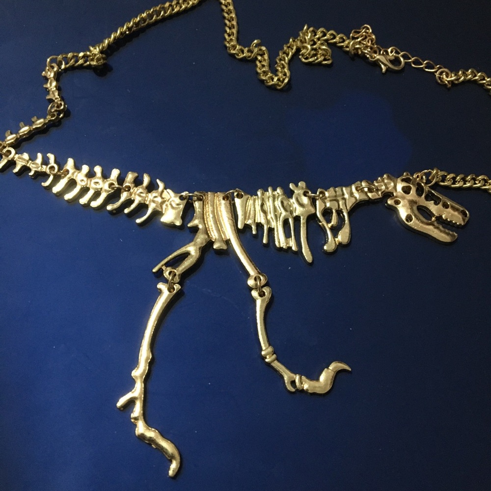 NWOT dinosaur necklace